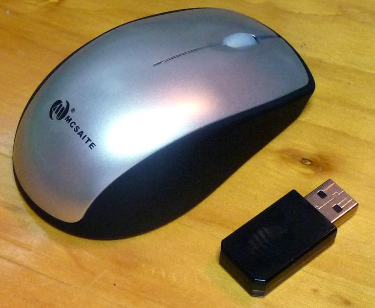 The mouse and dongle